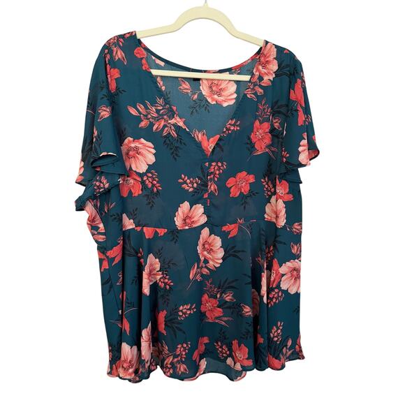 EUC! Torrid 3 Floral Flutter sleeve Blouse - Picture 2 of 6